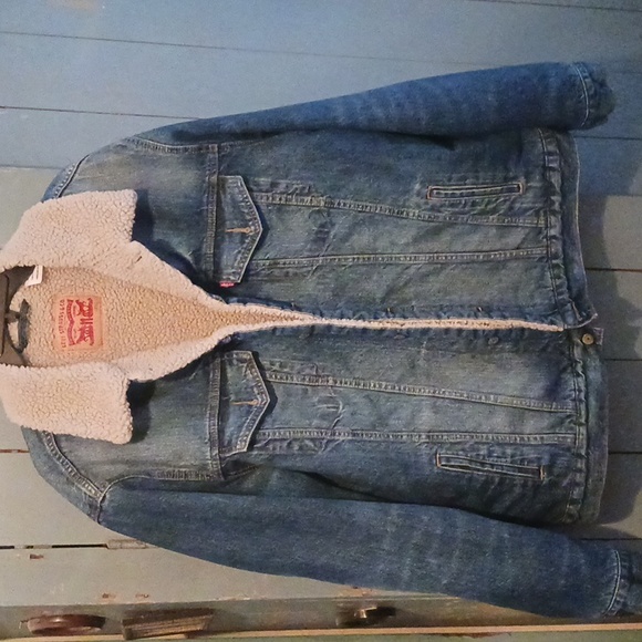 Levi's Other - Levis denim sherpa lined jacket. Size XXL. UNISEX.